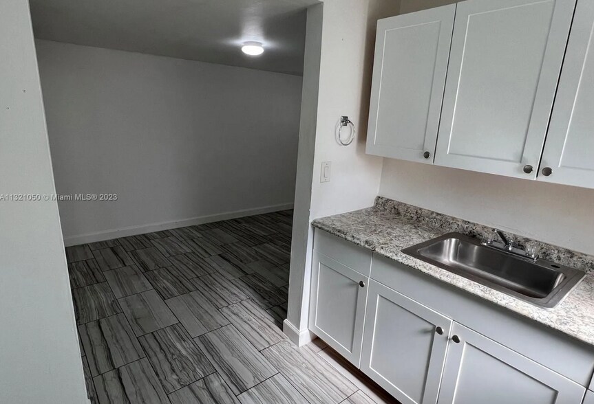 Building Photo - 6782 SW 25th St