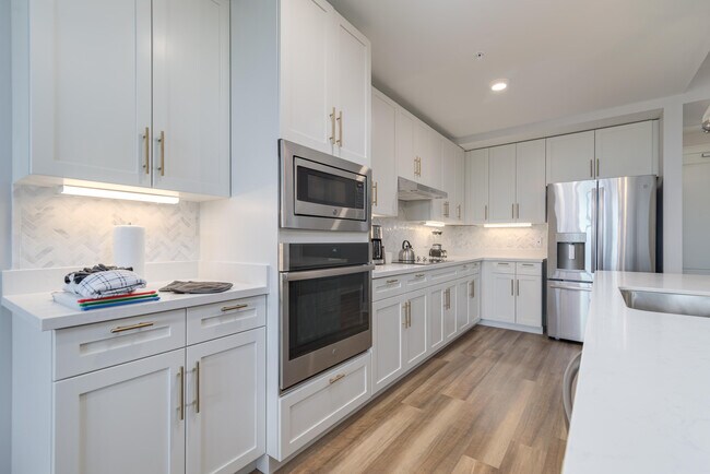 Building Photo - 9000 Heron Walk Dr