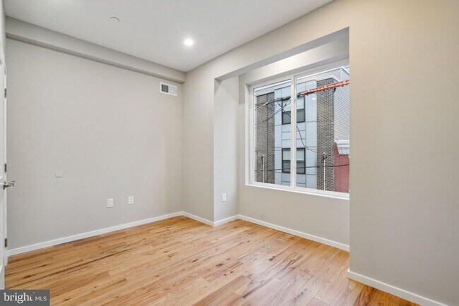 Building Photo - 1713 W Seybert St