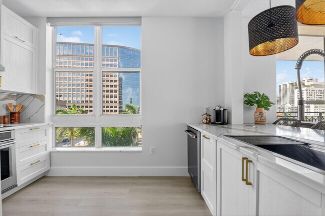 Building Photo - 550 Okeechobee Blvd