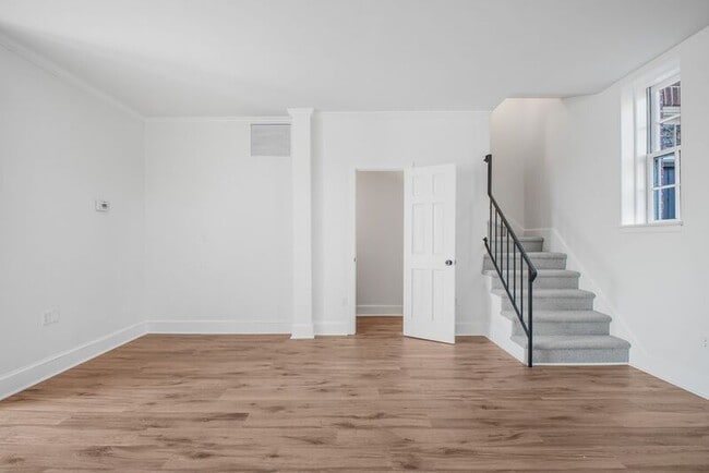 Building Photo - 1216 Sophia St