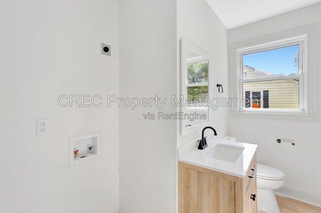 Building Photo - 2642 Ferrara Dr