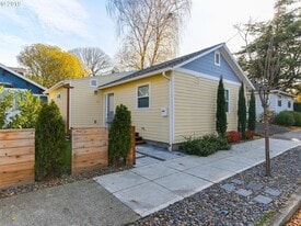 Building Photo - 712 SE 42nd Ave
