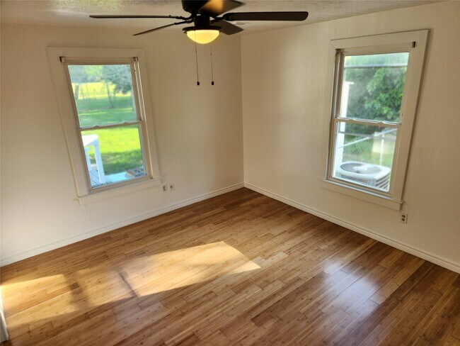 Building Photo - 505 Connie St