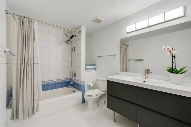 Building Photo - 3500 Coral Wy