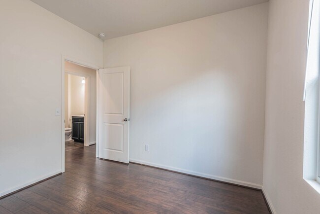 Building Photo - 1012 Blue Beech Ln