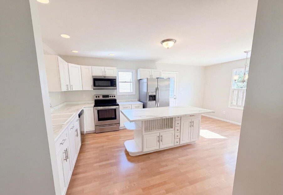 Building Photo - 1379 Gumbert Dr