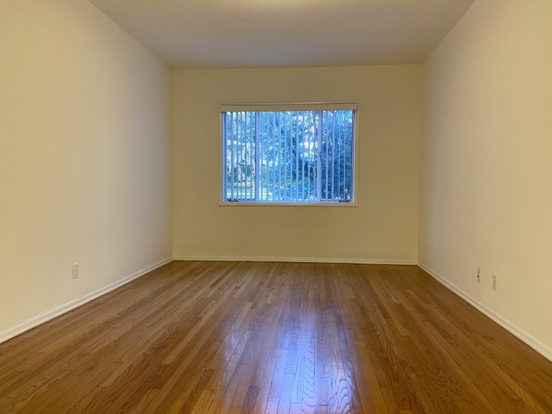 Building Photo - 4700 Los Feliz Blvd