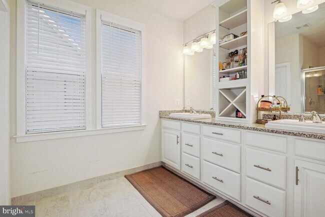 Building Photo - 25495 Woodbine Farm Dr