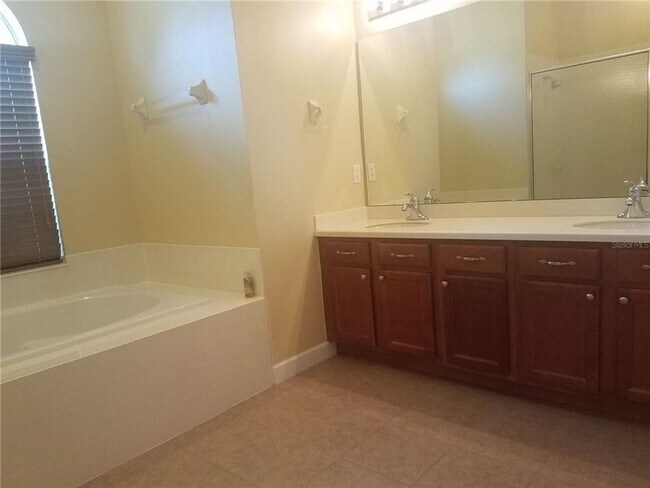 Building Photo - 3033 Plymouth Rock Cir