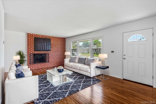 Building Photo - 19 Dakota St