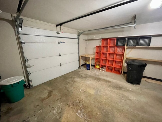 Building Photo - South Fayette - Spacious 3 Bedroom, 2.5 Bath Townhouse - Hunting Ridge Community