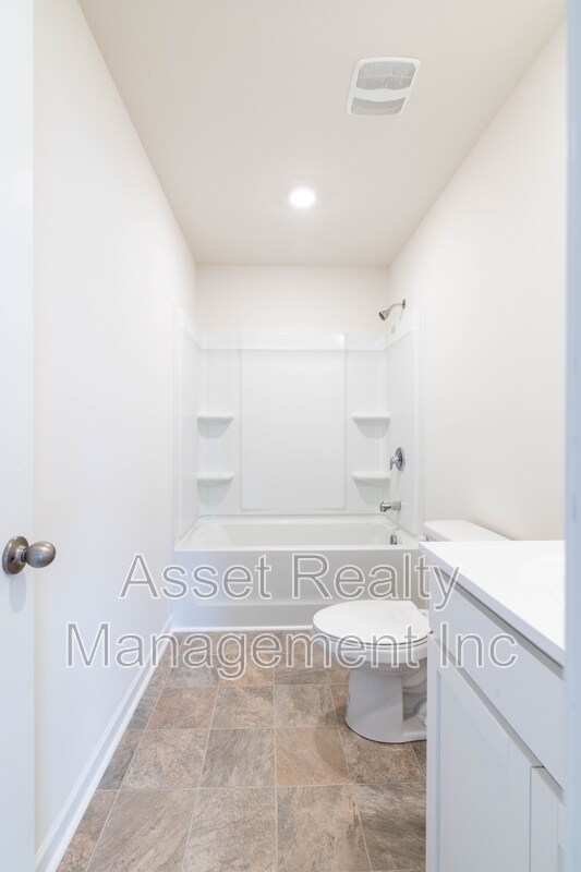 Building Photo - 4714 Willow Bluff Cir