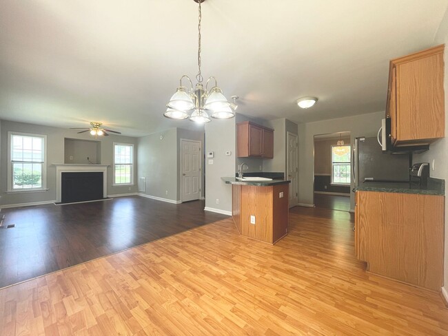 Building Photo - Beautiful 3 Bedroom 2 Car-Garage Home w/ H...