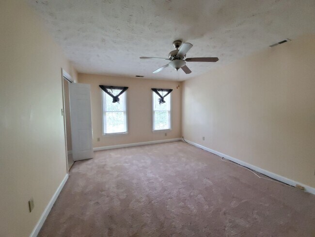 Building Photo - 3508 Gowan Ln