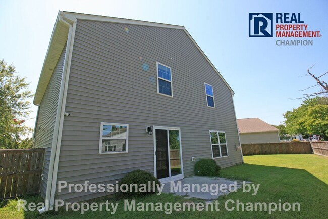 Building Photo - Spacious Home w/Open Living, Fireplace, Fenced Yard & Solar Panels