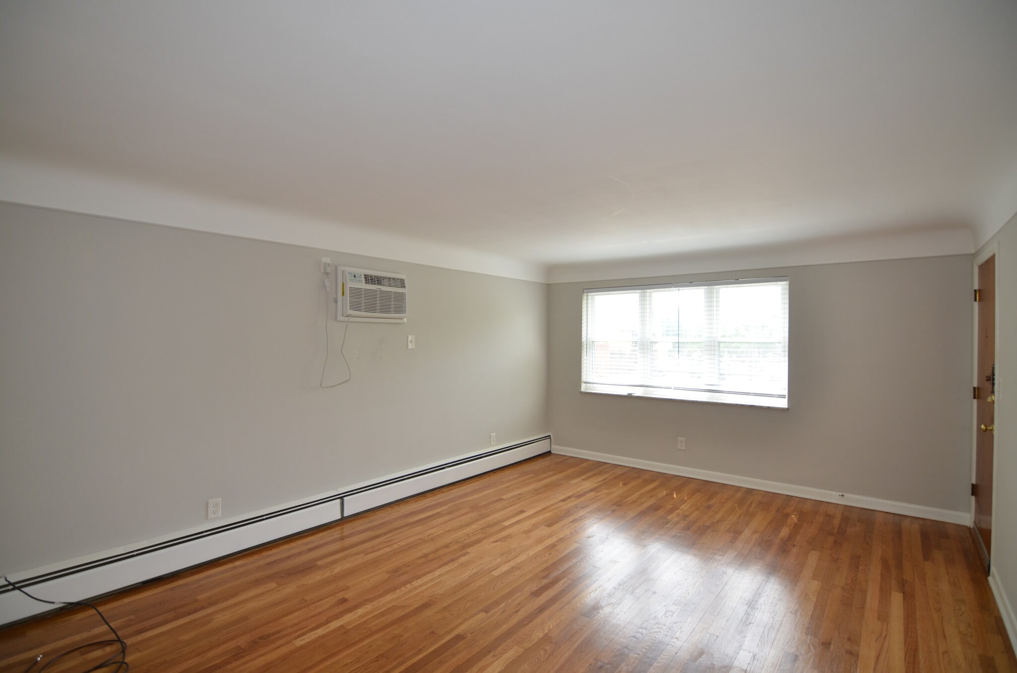 Building Photo - 5850 Robison Rd