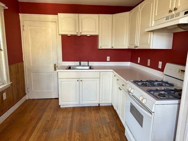 Building Photo - 45 Randlett St