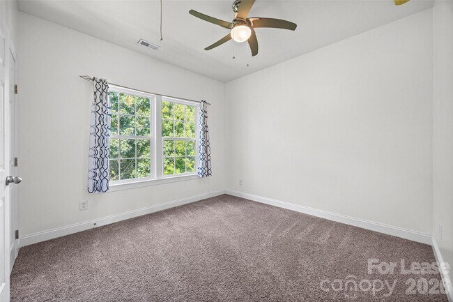 Building Photo - 415 Fischer Rd