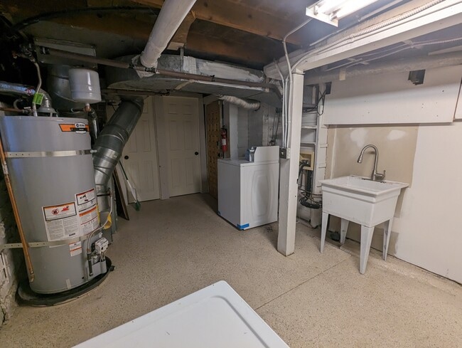 Building Photo - 1601 Plumas St