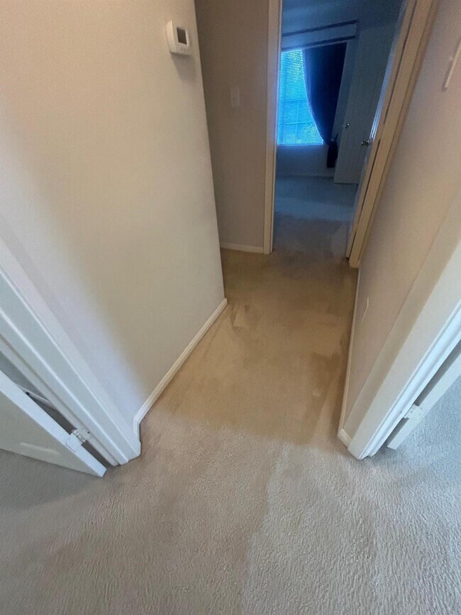 Building Photo - 6421 Austinville Dr