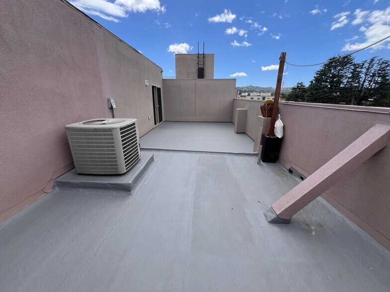 Building Photo - 11312 Huston St