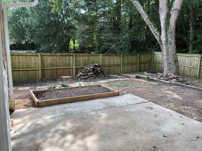 Building Photo - TownHome Near Downtown Kennesaw
