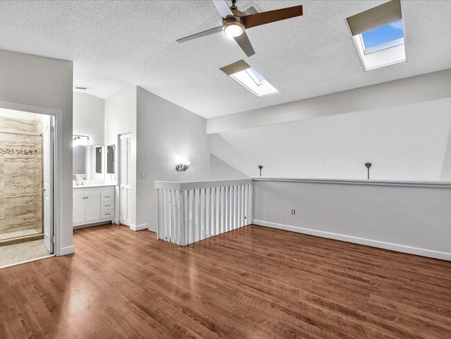 Building Photo - 4182 S Pine Island Rd