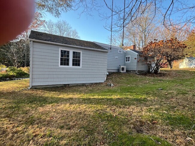 Building Photo - 434 Hurlbutt St