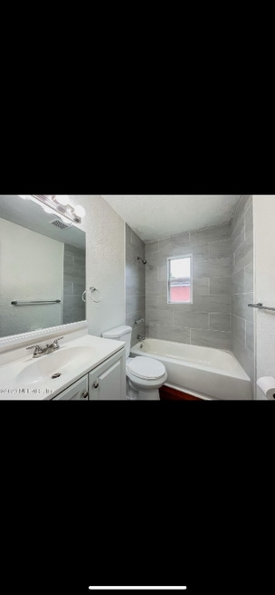 Building Photo - 1122 W 31st St