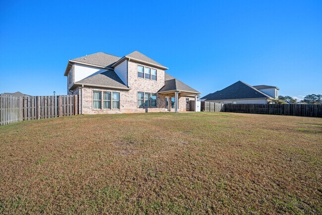 Building Photo - 5/3.5 TRULAND BUILT BEAUTY!