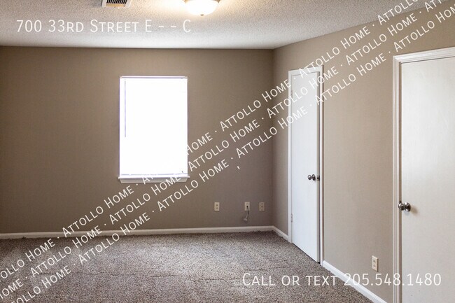 Building Photo - 700 E 33rd St