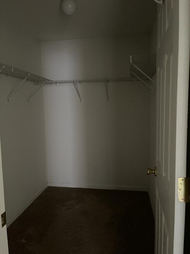 Building Photo - 111 N Springview Dr