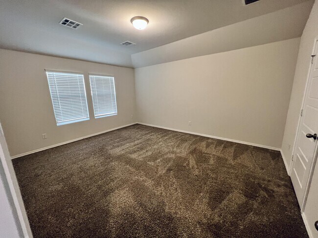 Building Photo - 2412 Sunshine Ln