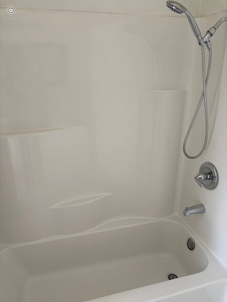 Bath / Shower - 6322 N Bayou Black Dr