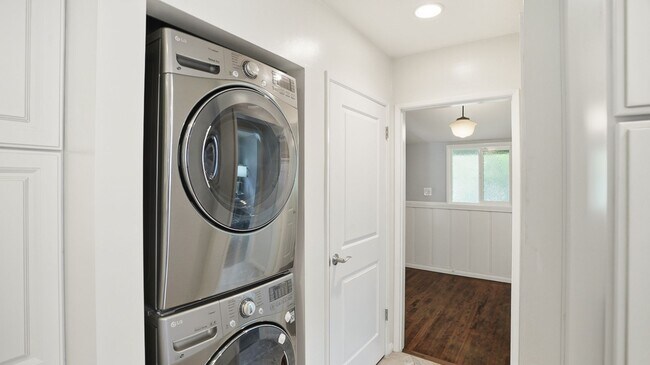 Building Photo - FALL IN LOVE with Ranch Style Living!