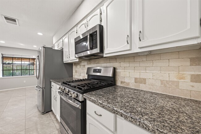 Building Photo - 927 Comstock Springs Dr