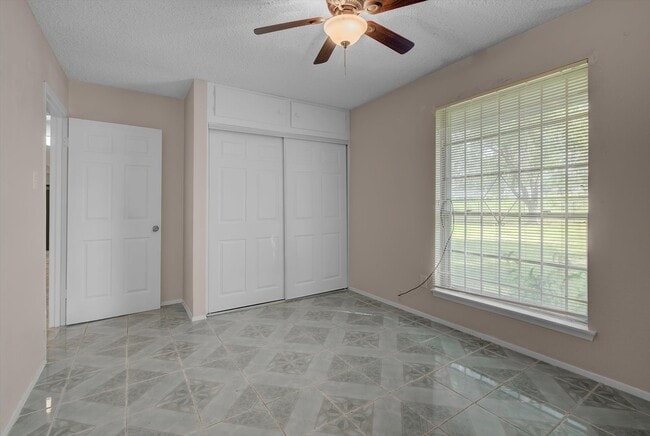 Building Photo - 5867 Village Forest Ct