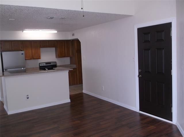 Building Photo - 9809 Walnut St