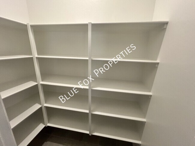 Building Photo - 6973 W Jadewood Ln