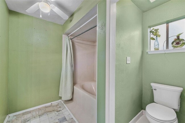 Building Photo - 14947 Heritage Wood Dr