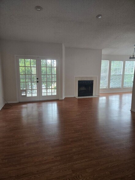 Building Photo - 670 Sandy Neck Ln