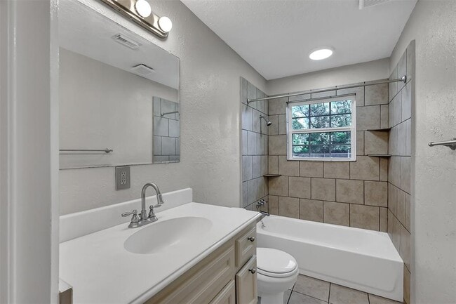 Building Photo - 29806 Lazy Ln