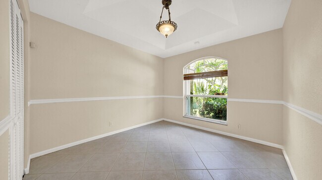 Building Photo - 13255 Royale Sabal Ct