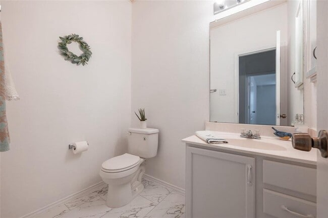 Building Photo - 521 Paladin Pl