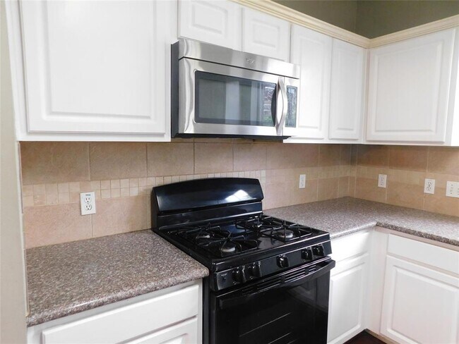 Building Photo - 2914 Bluegrass Ct