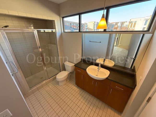 Building Photo - 809 Holly Ave NW