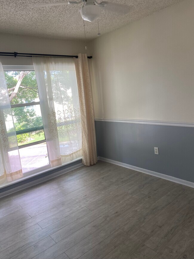 Building Photo - 610 Windrush Bay Dr