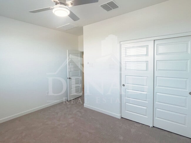 Building Photo - 2760 W Stradling Ave