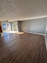 Building Photo - 1109 E 30th St